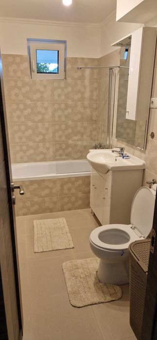 De inchiriat apartament 3 camere, 2 camere  +living cartierul Tudor