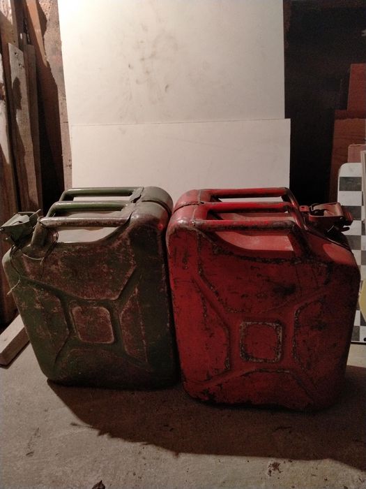 Канистра для бензина