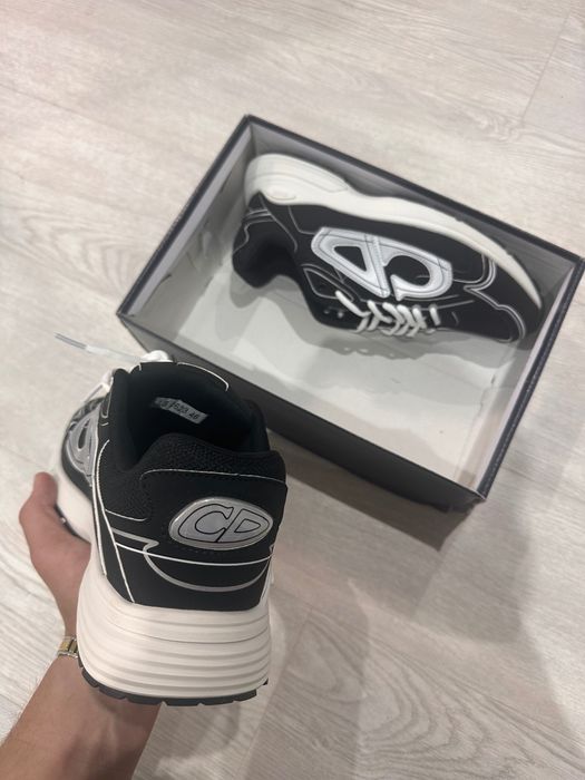 Papuci Dior B30 Negru/Alb