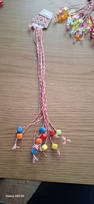 Мартеници по 5 и 10 броя