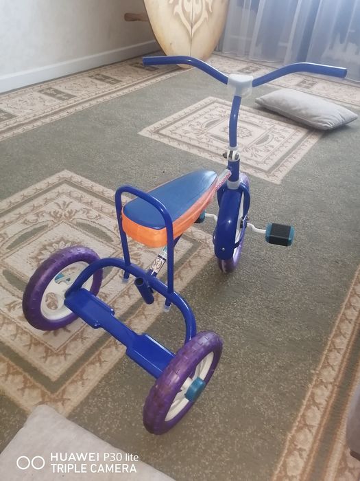 Продам велик трех коллесный