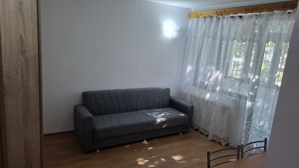 Închiriez apartament