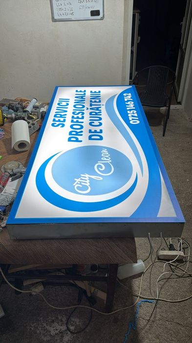Reclame luminoase caseta litere