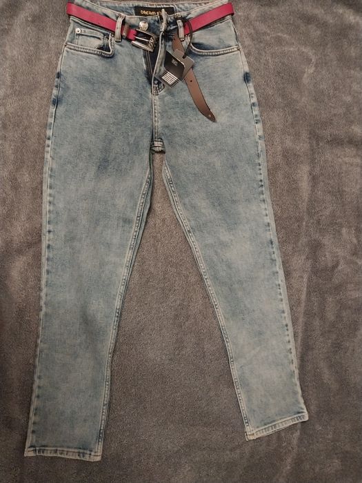 Продам джинсы новые