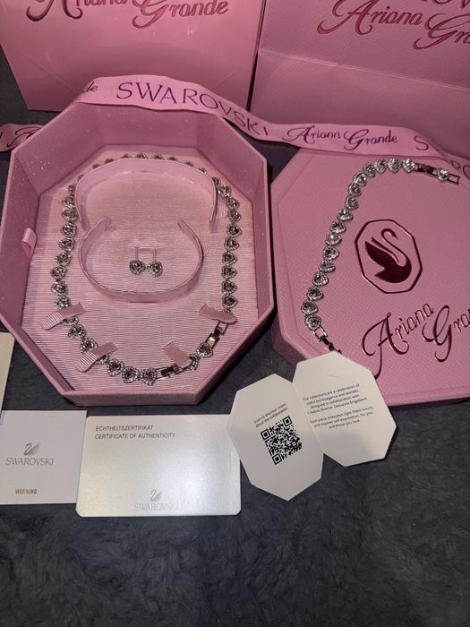 Set Swarovski x Ariana grande