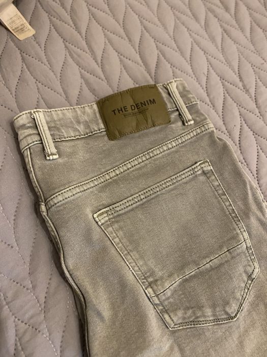 Vand pantaloni blugi