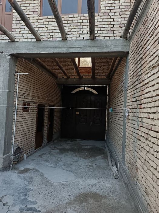 Ховли сотилади. Парк кучада