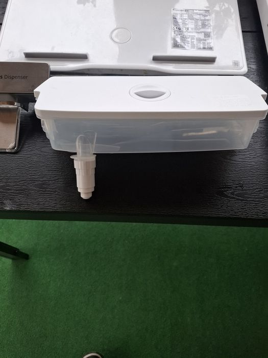 Rezervor apa pentru frigider Samsung .