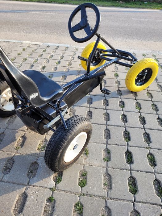 Vînd două Karturi cu pedale BERG