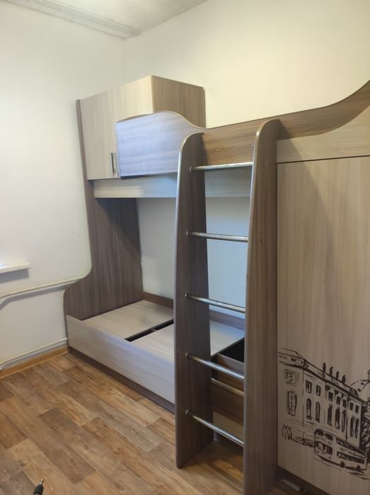 Двухъярусная кровать