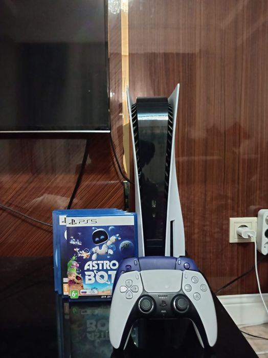 Playstation 5 продается вместе с 4 дисками