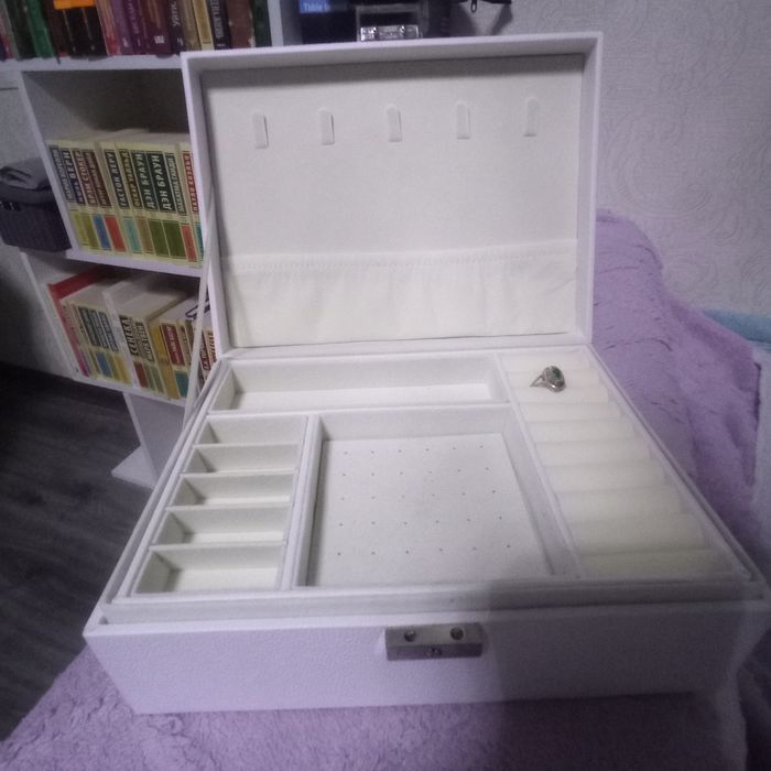 Шкатулка для украшений