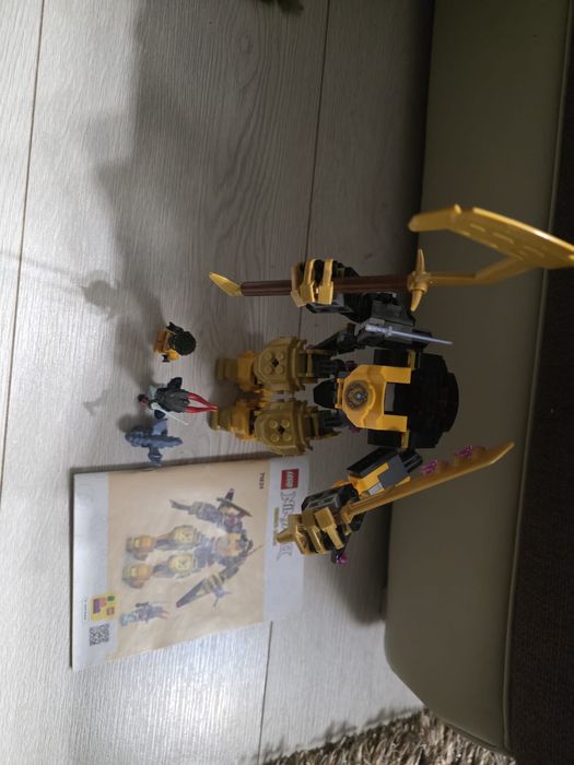 Lego Ninjago - robotul si lupta al lui Arin si dragonii