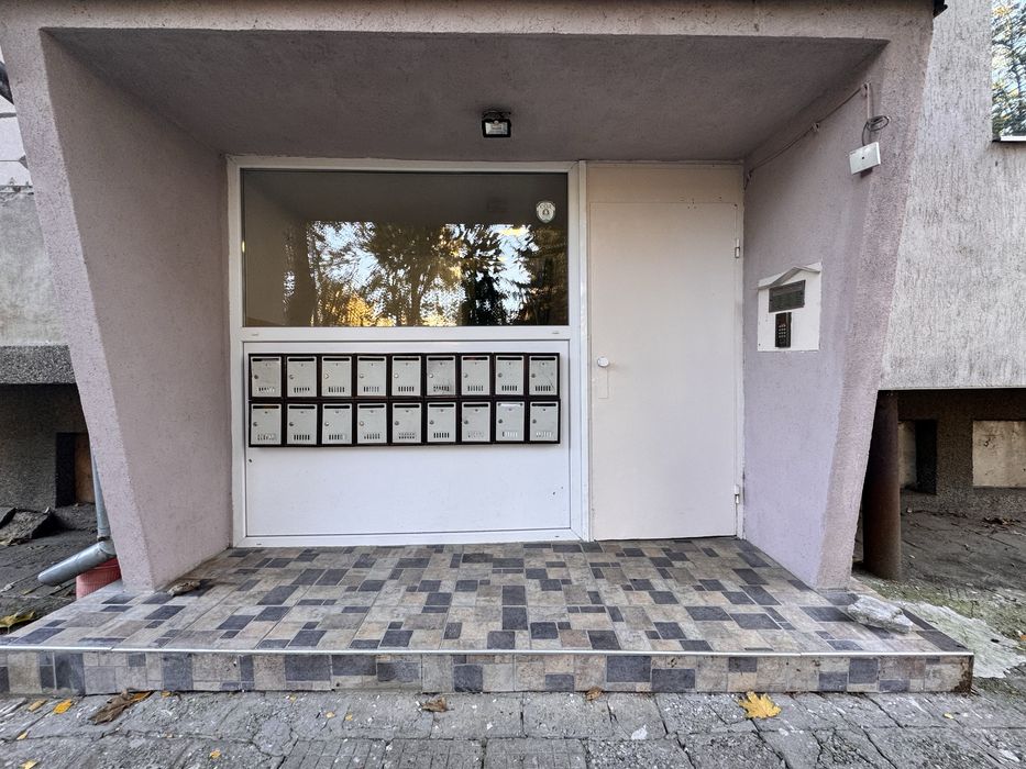 Продава се Двустаен апартамент в Плевен, Сторгозия - 60 кв.м за 1334 €/кв.м - Снимка #17