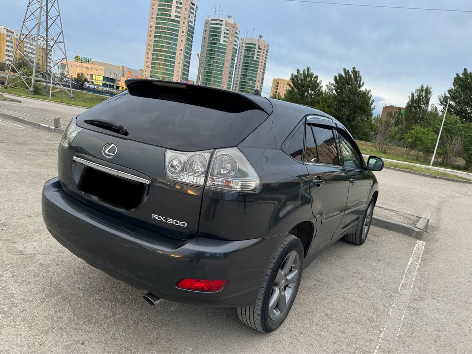 Продам машину RX 300.Год 2003