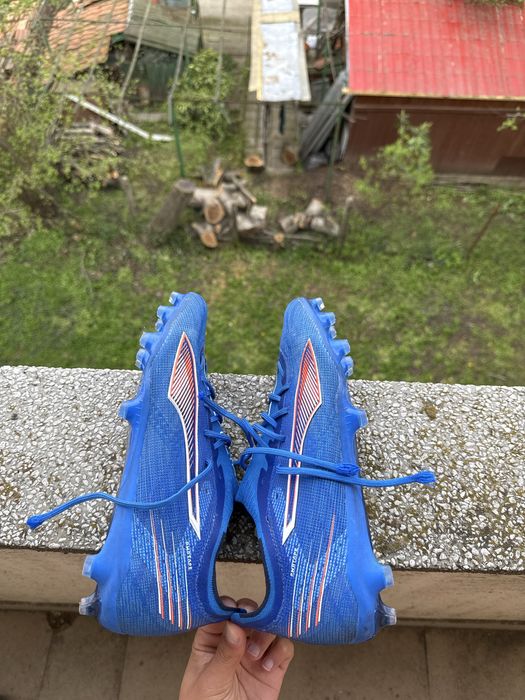 Футболни бутонки