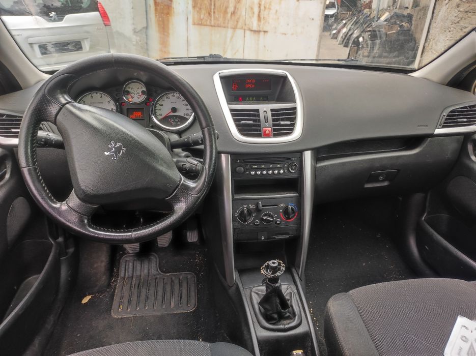 На части!!!Пежо-207,1.4,16V-95к.с.-бензин