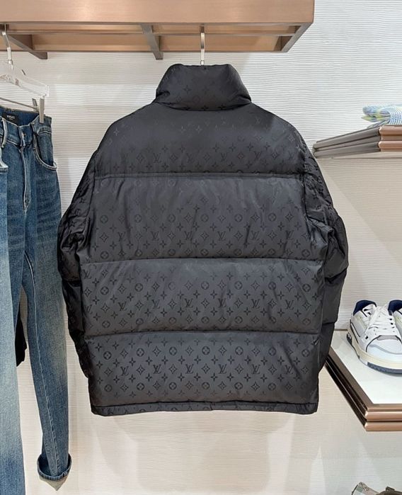 Яке Louis Vuitton   Всичките размери има