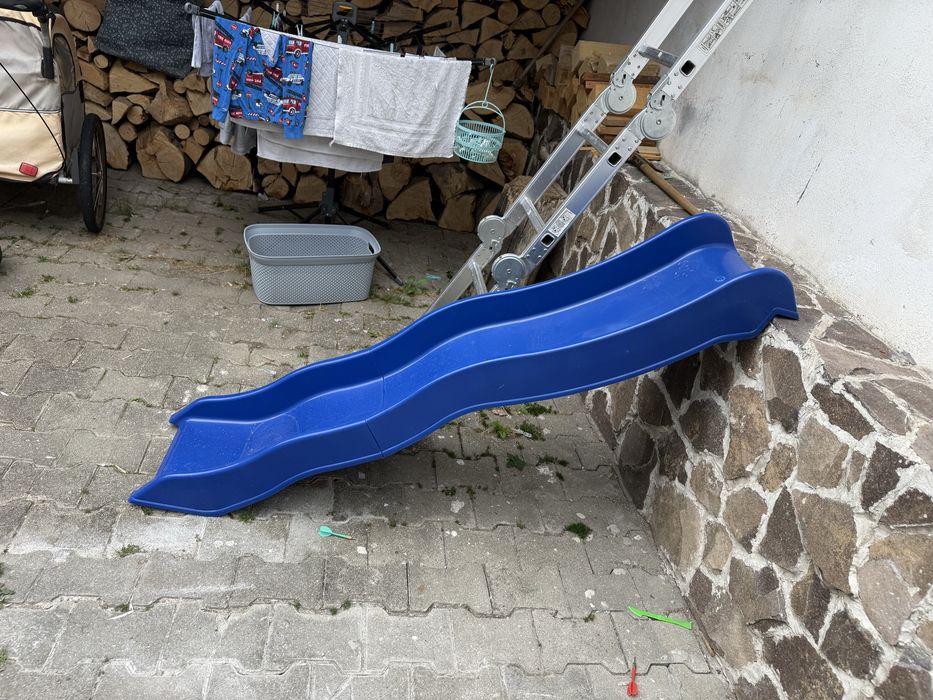 Tobogan albastru