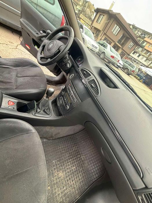 Здравейте продавам рено лагуна