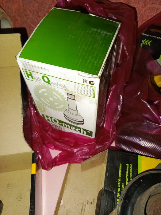 Лада Веста б.у. запчасти. Свои.