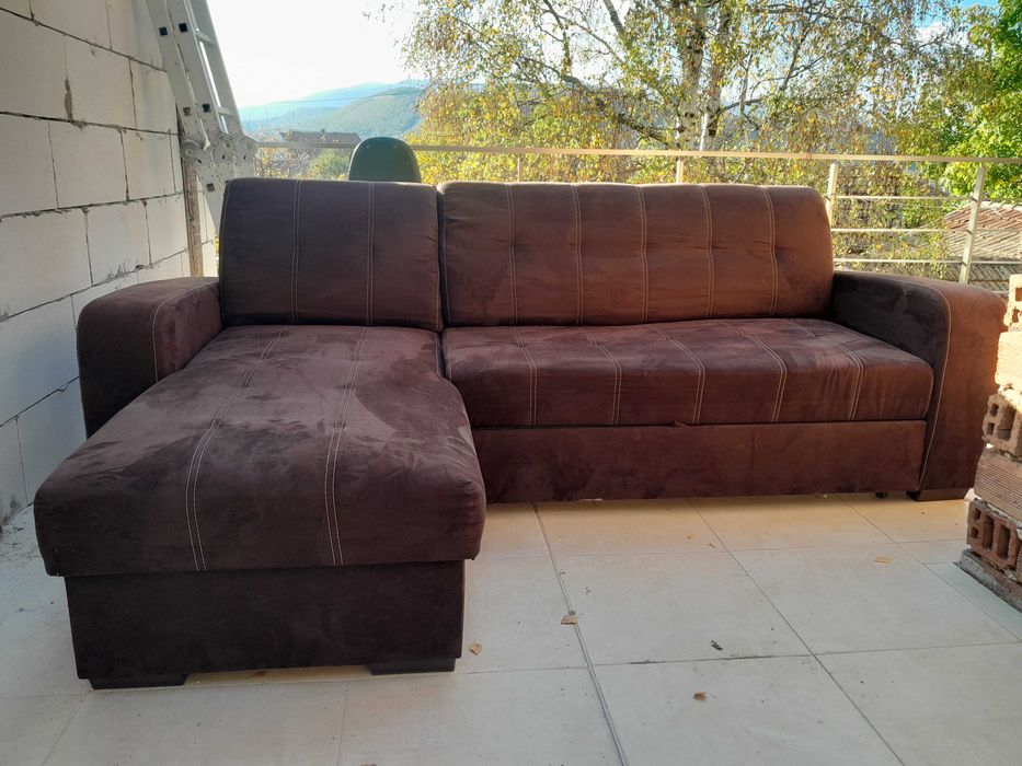 Разтегателен ъглов диван