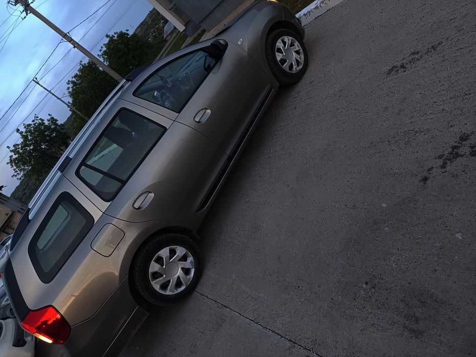Vând Dacia MCV 2014