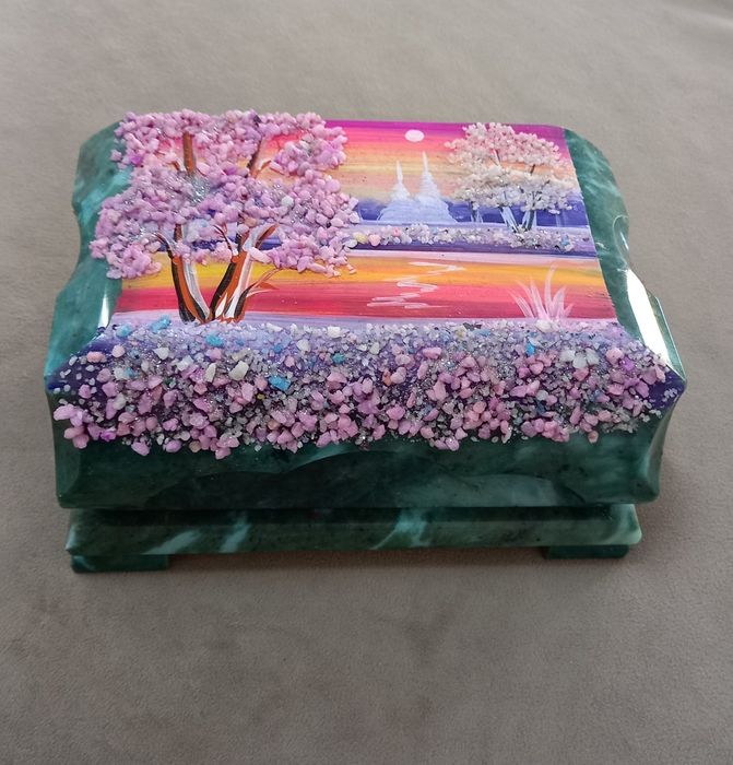 Шкатулка  из  Змеевика