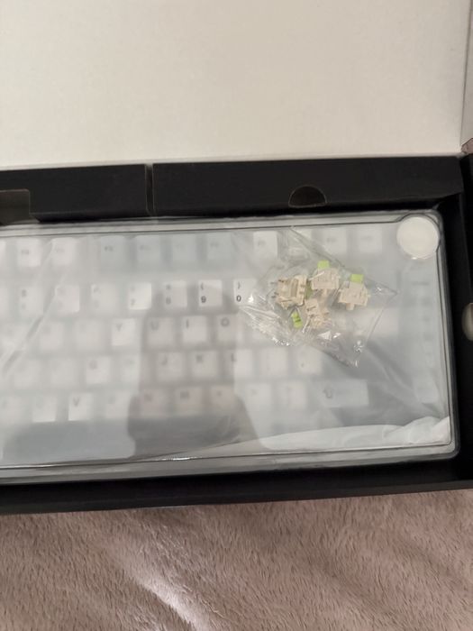 Tastatura aula f75