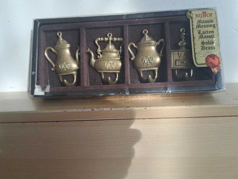 Cuiere decorative vintange din alamă solidă