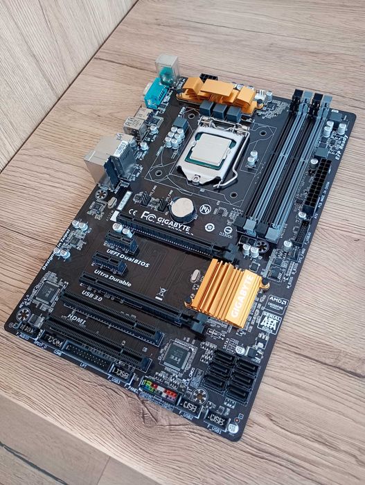 Процесор Intel i7 + дънна платка