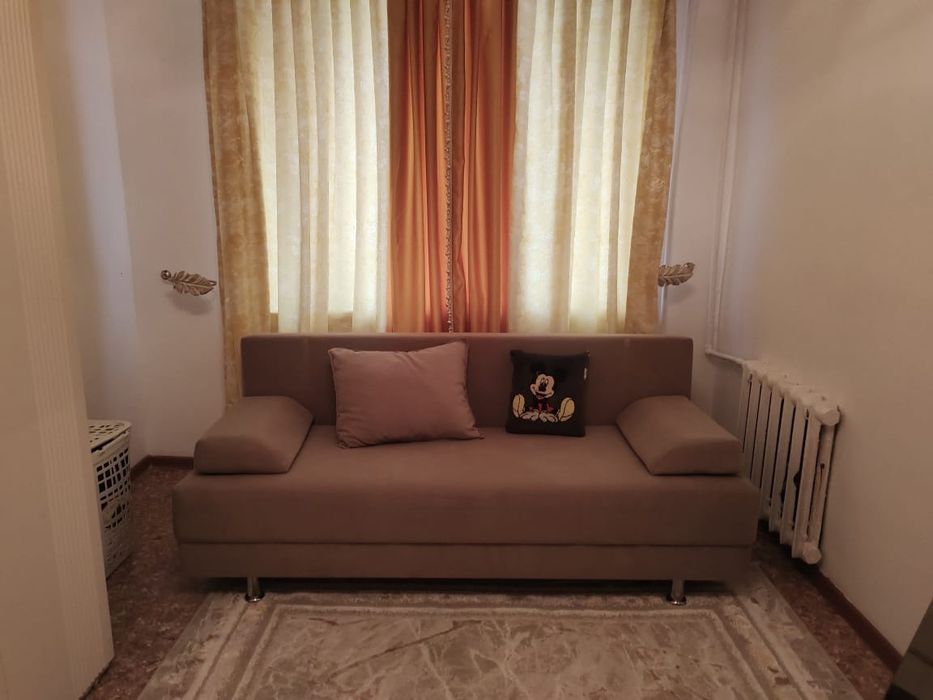 Новый диван  в хорошом состояниии