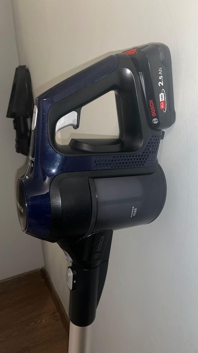 Вертикальный пылесос BOSCH