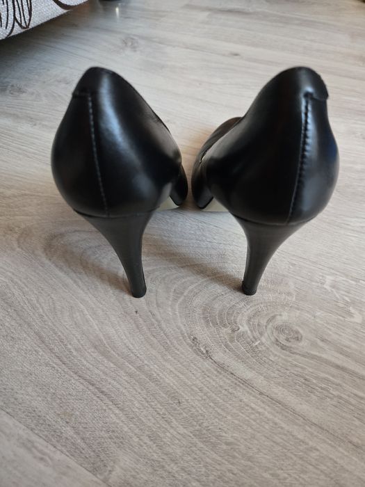 Продам туфли чёрные в хорошем состоянии
