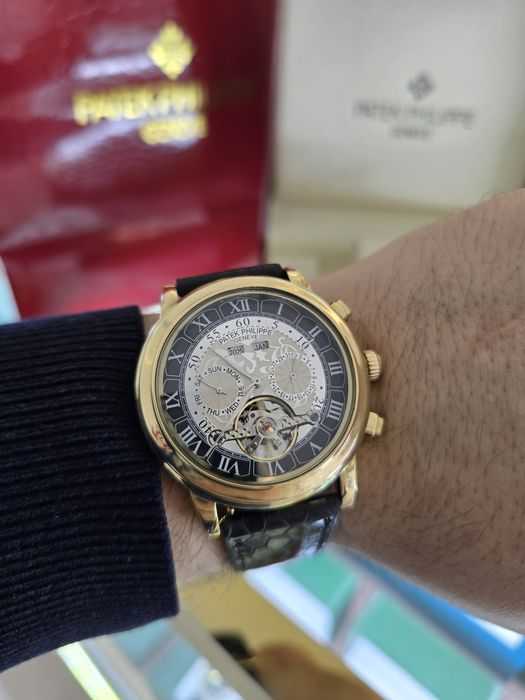 Патек филип в стиле кэжл, подходит под любой имидж.