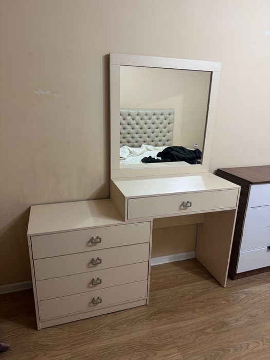 Кровать с матрасом 1.80*200