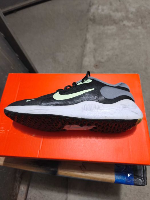Маратонки      Nike