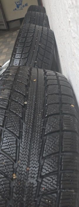 Продам шины размер 215/65/16