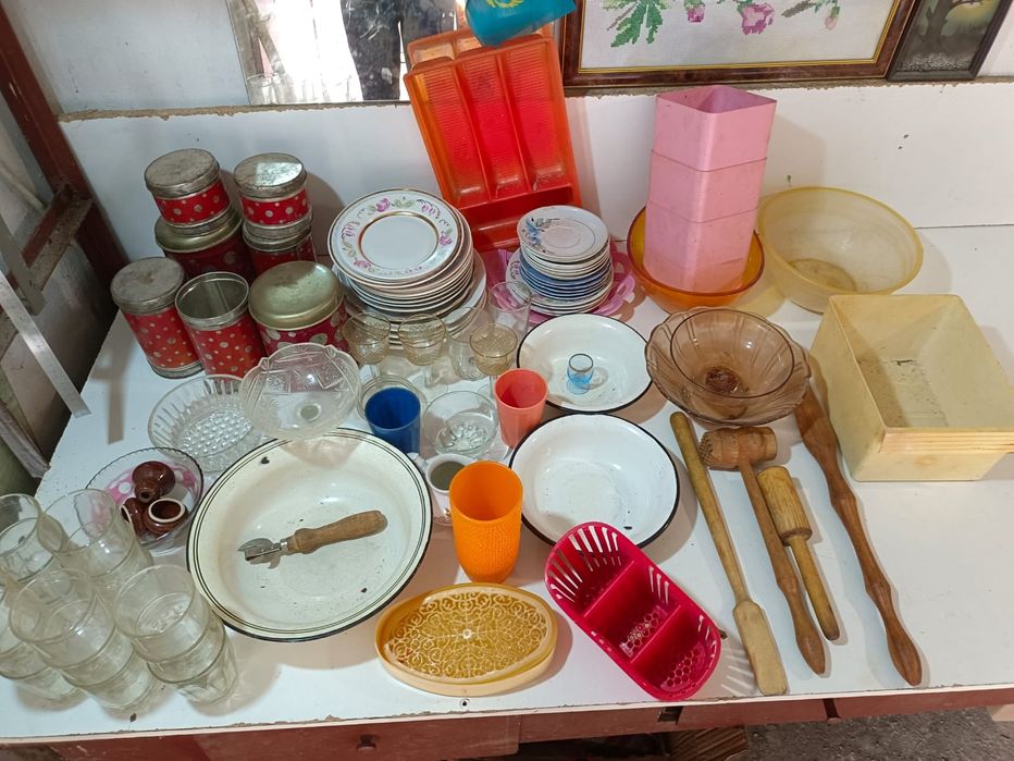 Продам набор посуды для кухни.