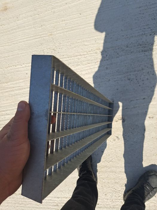 Trepte zincate la diferite dimensiuni debitam la dimensiunea dorită de
