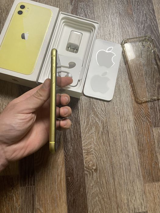 Продам телефон Айфон 11