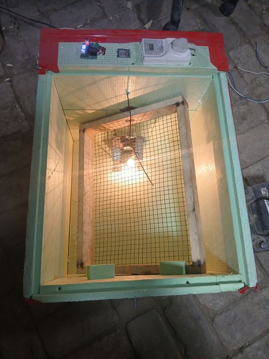 Инкубатор сотилади 80 талик