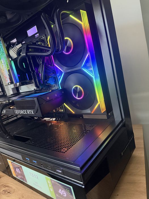 Pc de gaming/editare 32gm ram ddr5 ,rtx 5070 12gb procesor intel core i7-14700kf