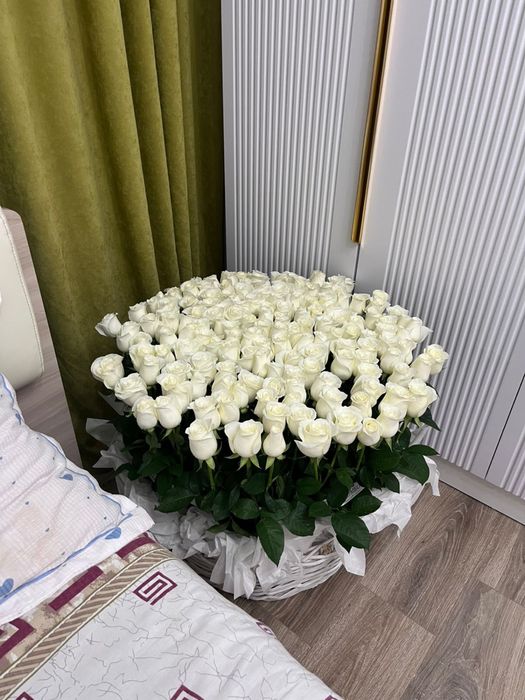 Цветы очень красивые свежие срочно)))