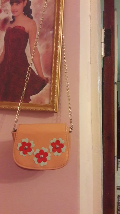 Сумки женские молодежные и чемоданы