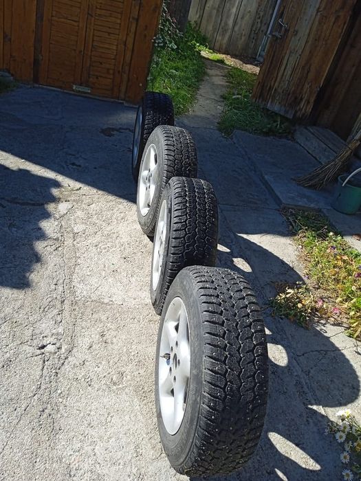 Продам шина сдиской 195 65 р15