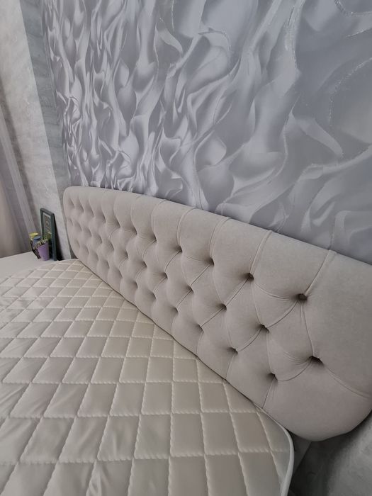 Кровать с матрасом