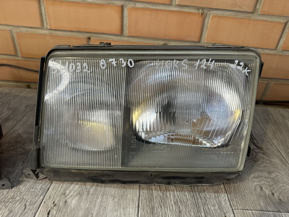 Фары на Мерседес 124 дорест