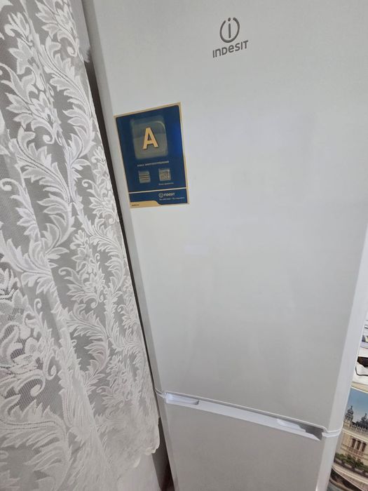 Холодильник indesit 130000 тг