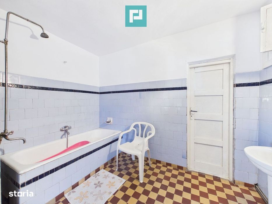 Casă solidă cu 5 camere in localitatea Almaș, Arad